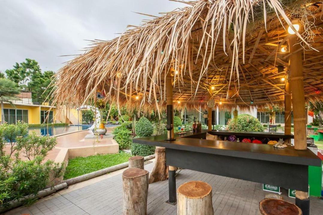 Bangkok.Grand.Resort Bang Bo Exterior foto